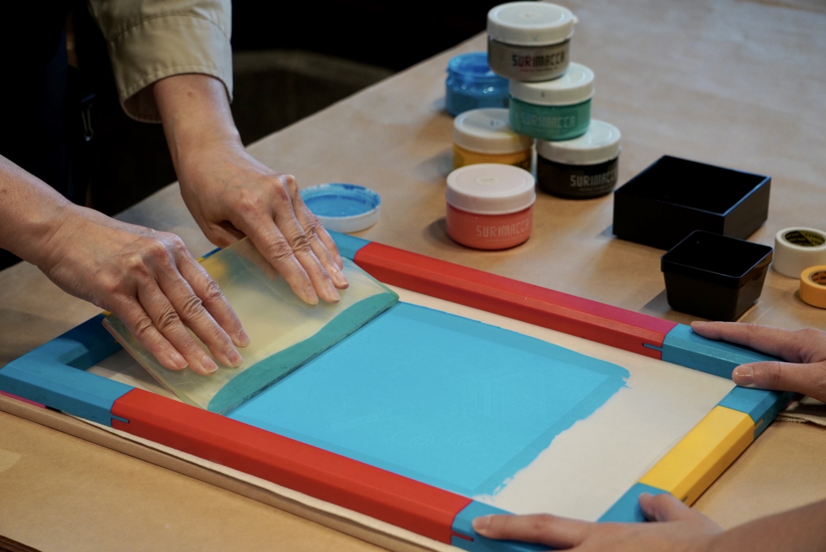 シルクスクリーン印刷で好きな2色を刷ってみよう！～トートバッグ編